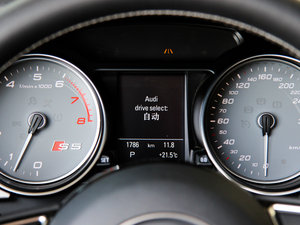 20123.0TFSI quattro Cabriolet п؅^