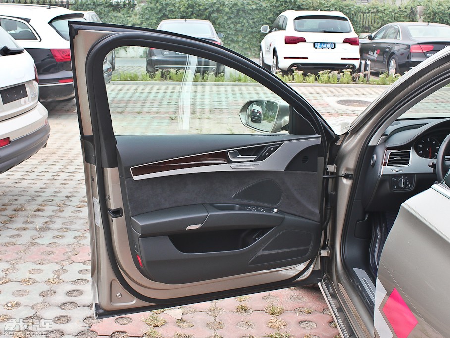 2012WA8 50 TFSI quattro m