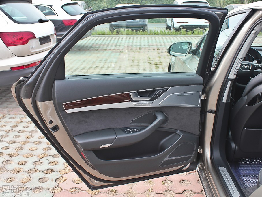 2012WA8 50 TFSI quattro m