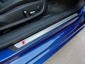 2012Coupe 4.2FSI quattro g