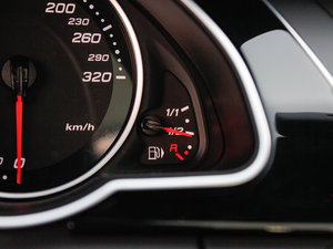 2012Coupe 4.2FSI quattro п؅^