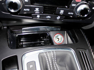 2012Coupe 4.2FSI quattro п؅^