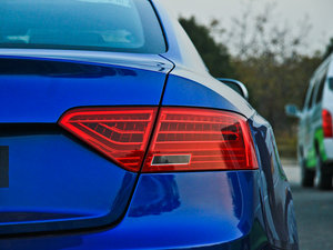 2012Coupe 4.2FSI quattro ^