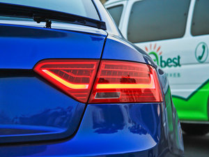 2012Coupe 4.2FSI quattro β