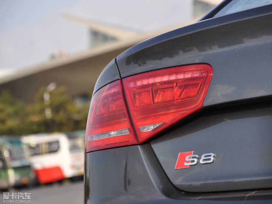 2013?yun)WS8 V8 TFSI