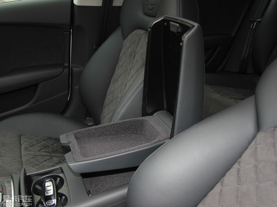 2013?yun)WS7 4.0T TFSI quattro