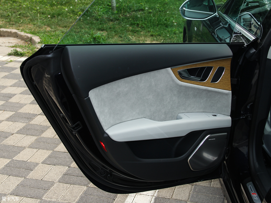 2013WS7 4.0T TFSI quattro