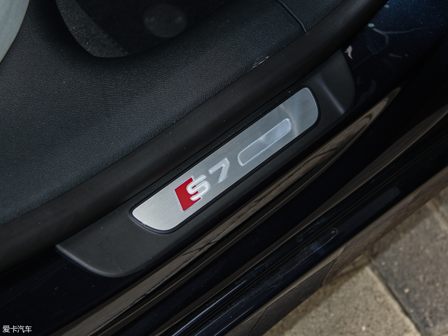 2013?yun)WS7 4.0T TFSI quattro