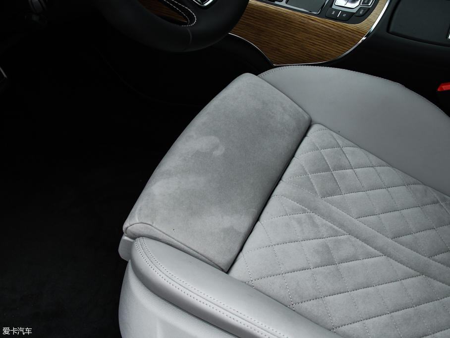 2013WS7 4.0T TFSI quattro