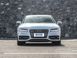 20134.0T TFSI quattro ǰ