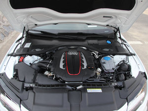 20134.0T TFSI quattro lәC