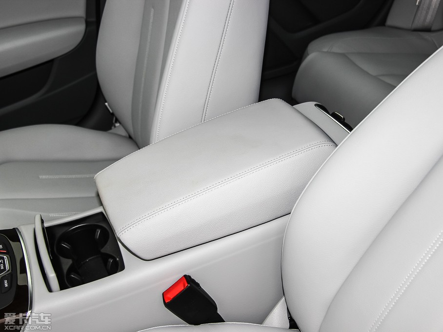 2013?yun)WA6 Hybrid 40 Hybrid