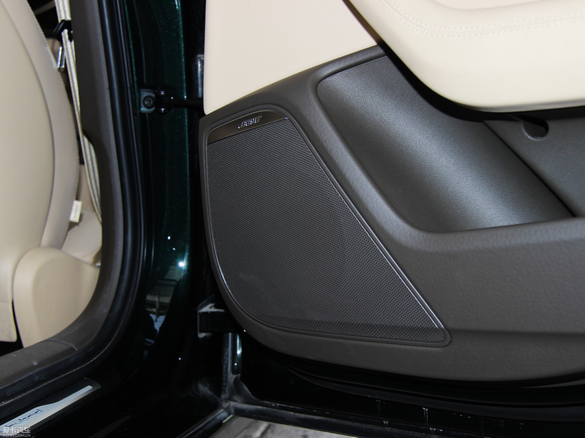 2013?yun)WA6 Hybrid 40 Hybrid