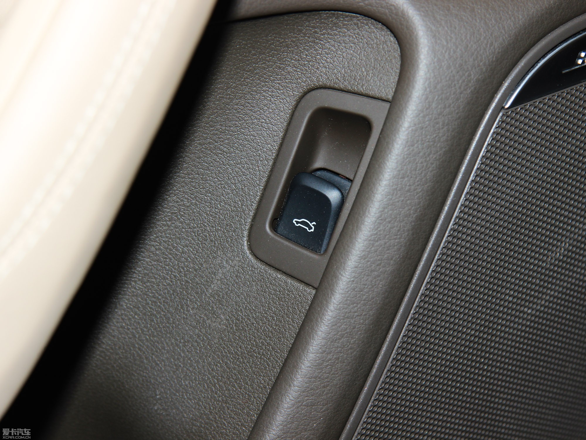 2013WA6 Hybrid 40 Hybrid