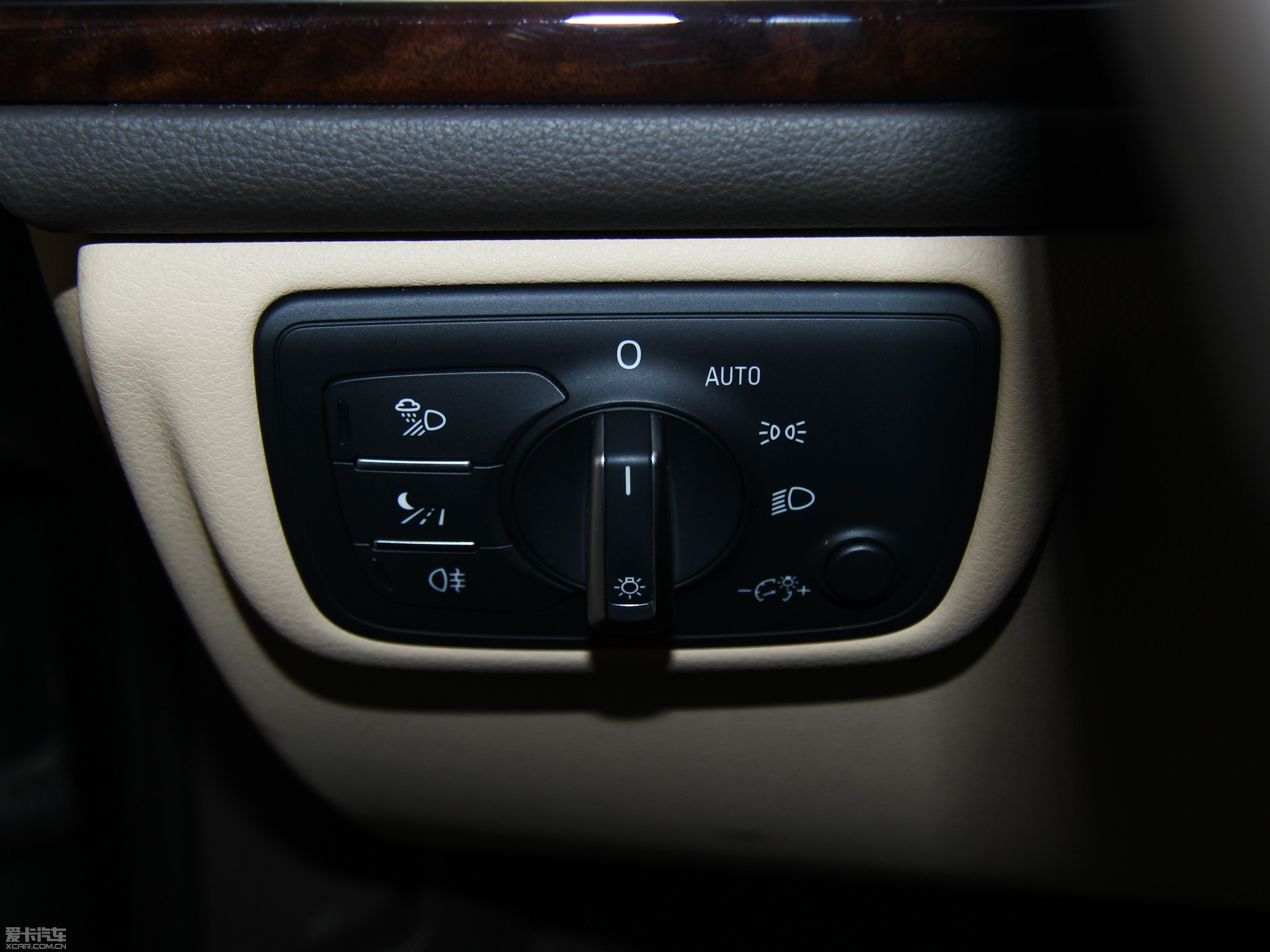 2013?yun)WA6 Hybrid 40 Hybrid