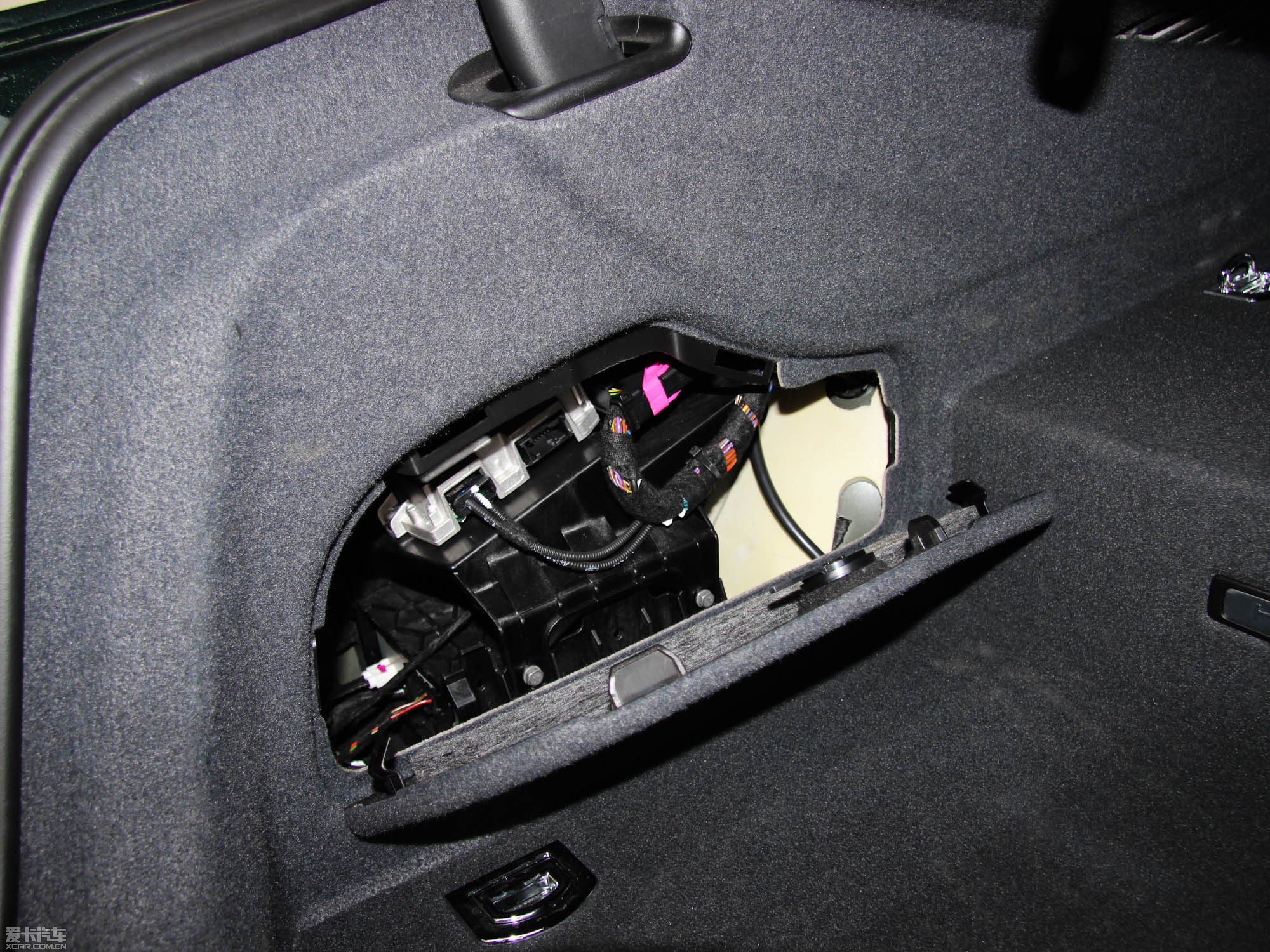 2013?yun)WA6 Hybrid 40 Hybrid