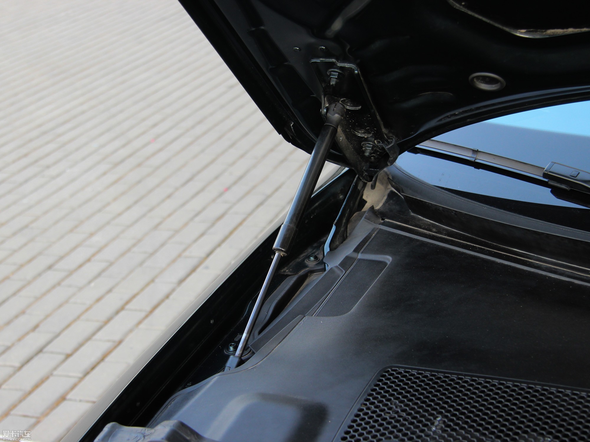 2013?yun)WA6 Hybrid 40 Hybrid