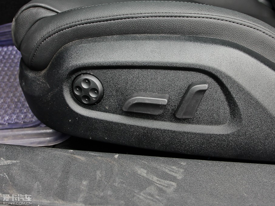 2013?yun)WTT Coupe 45 TFSI ɫ(jng)