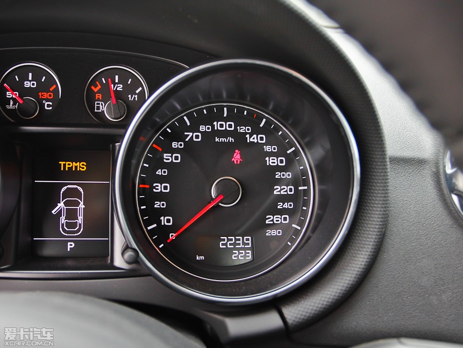 2013?yun)WTT Coupe 45 TFSI ɫ(jng)