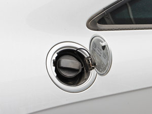 2013款45 TFSI 白色经典版 油箱盖