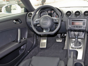 2013款45 TFSI 白色经典版 空间座椅