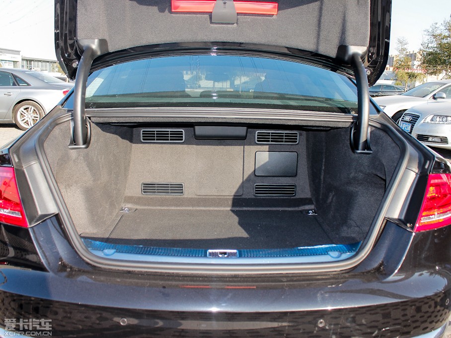 2013WA8 55 TFSI quattro A