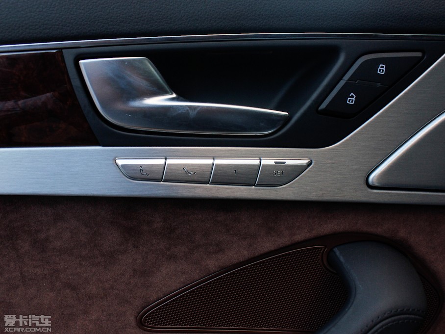 2013WA8 55 TFSI quattro A