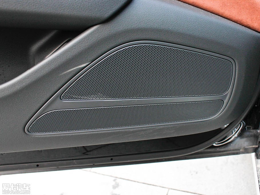 2013?yun)WA8 30 FSI m