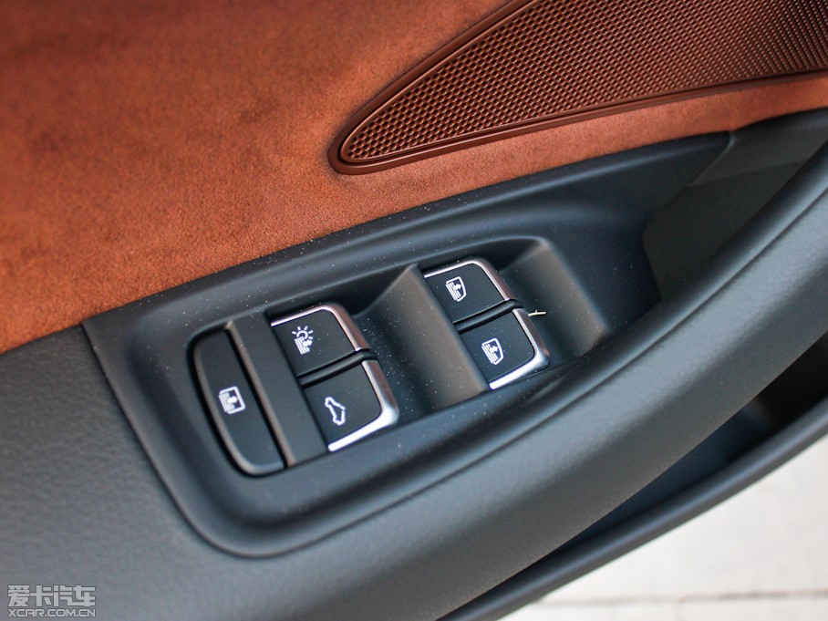 2013?yun)WA8 30 FSI m