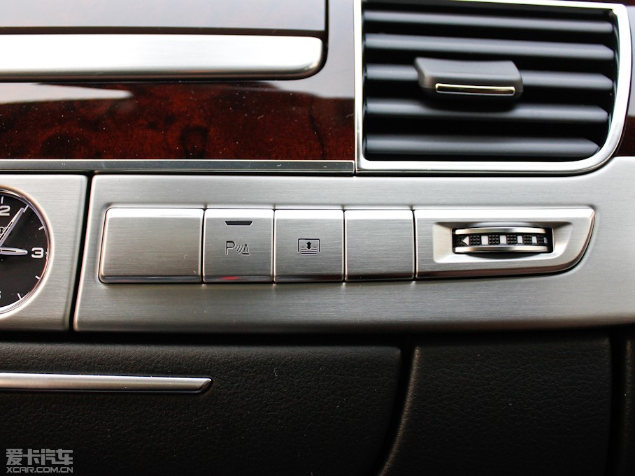 2013?yun)WA8 30 FSI m