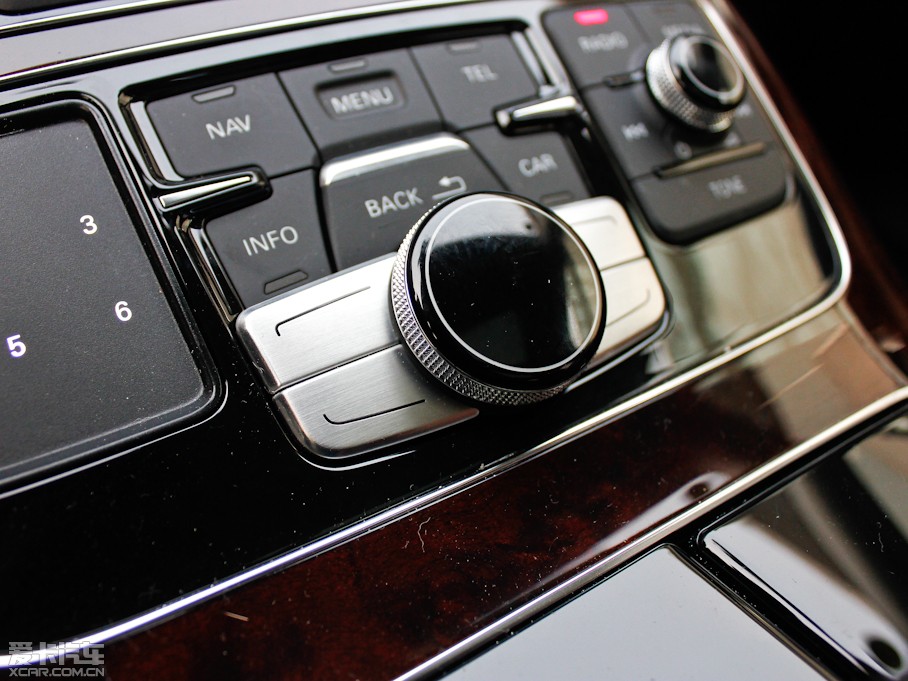 2013?yun)WA8 30 FSI m