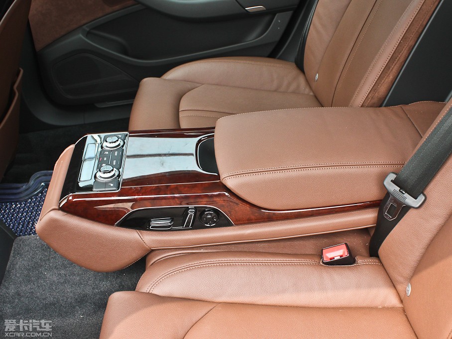 2013WA8 50 TFSI quattroA