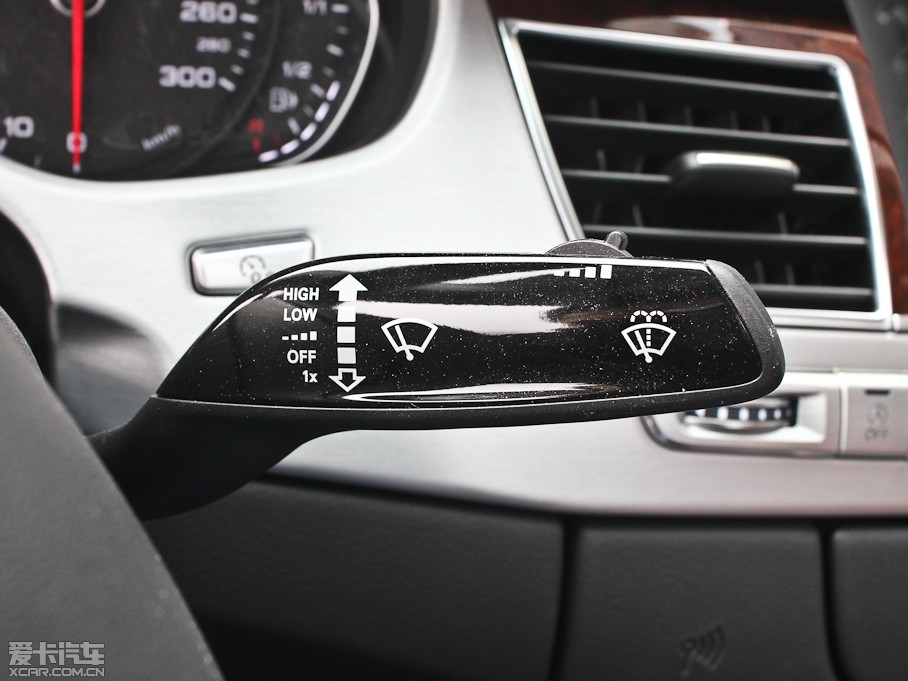 2013WA8 50 TFSI quattroA