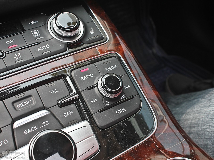 2013?yun)WA8 50 TFSI quattroA