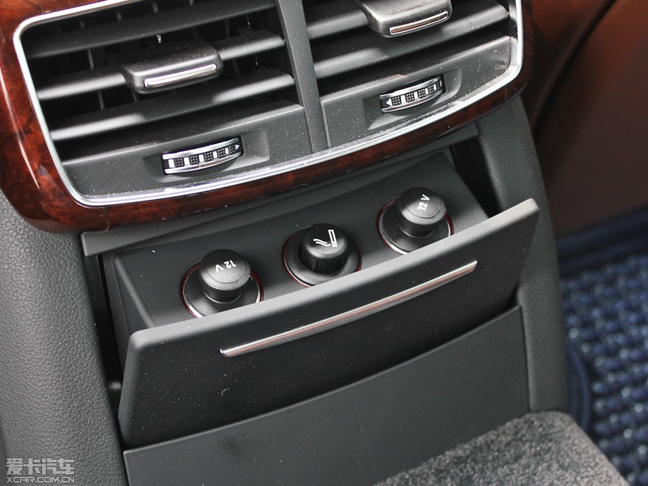 2013WA8 50 TFSI quattroA