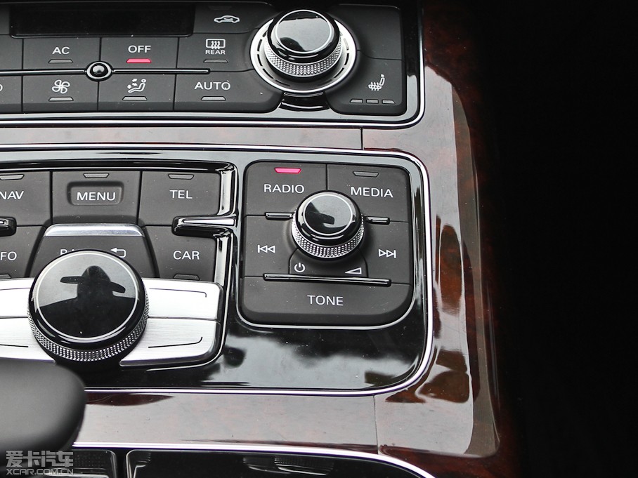 2013��W��A8 50 TFSI quattro���A��