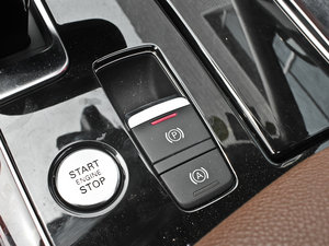 2013款50 TFSI quattro豪华型 驻车制动器