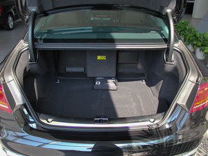 2013款50 TFSI quattro尊贵型 空间座椅
