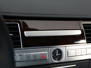 2013款50 TFSI quattro尊贵型 中控区
