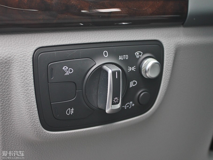 2013��W��A7 50TFSI quattro���A��