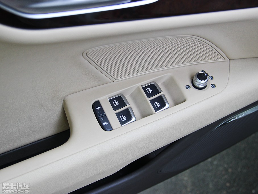 2013��W��A7 50TFSI quattro���A��