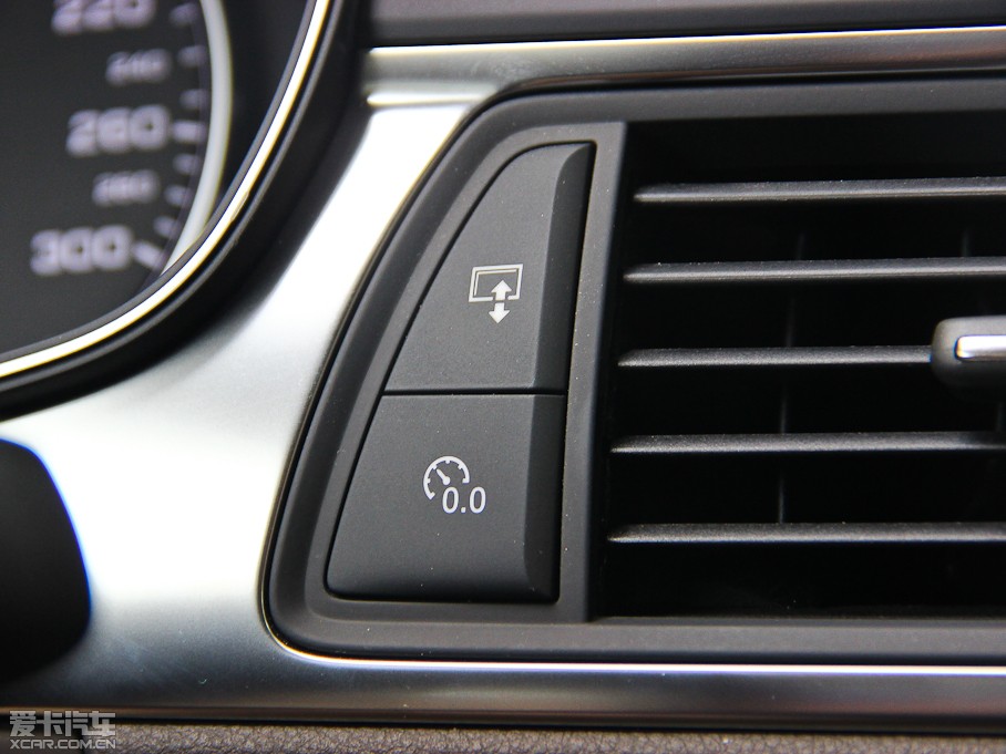 2013��W��A7 50TFSI quattro���A��