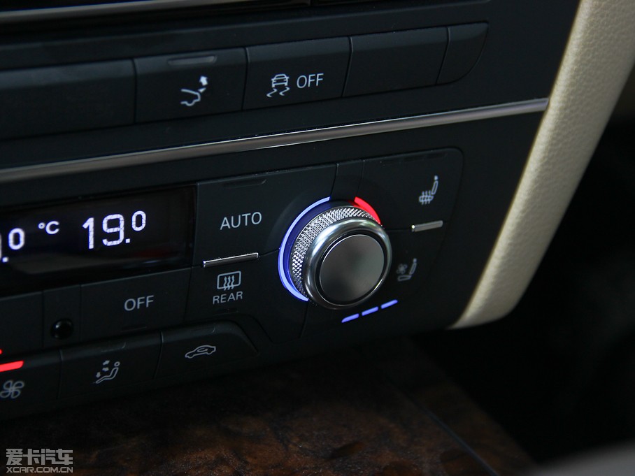 2013��W��A7 50TFSI quattro���A��