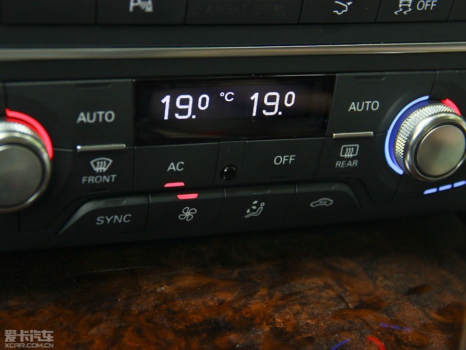 2013��W��A7 50TFSI quattro���A��