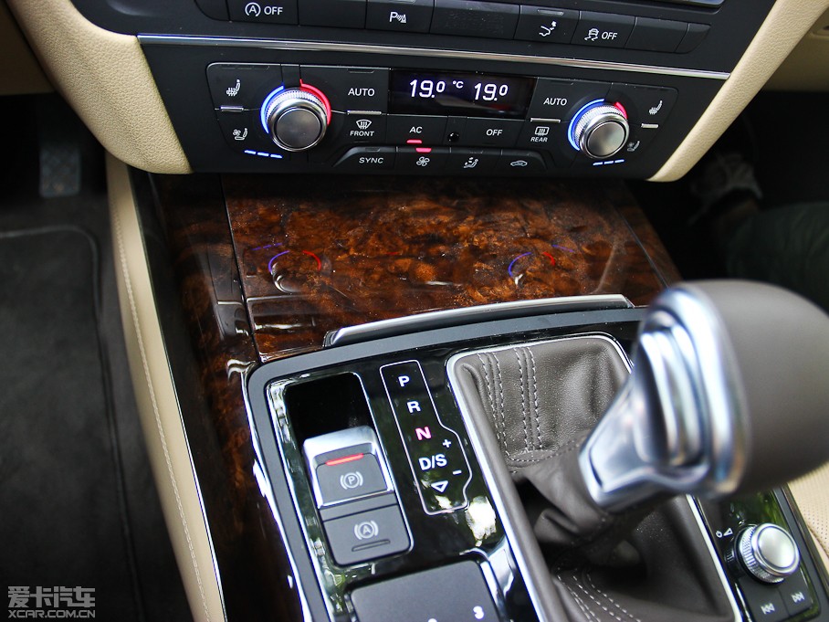 2013��W��A7 50TFSI quattro���A��