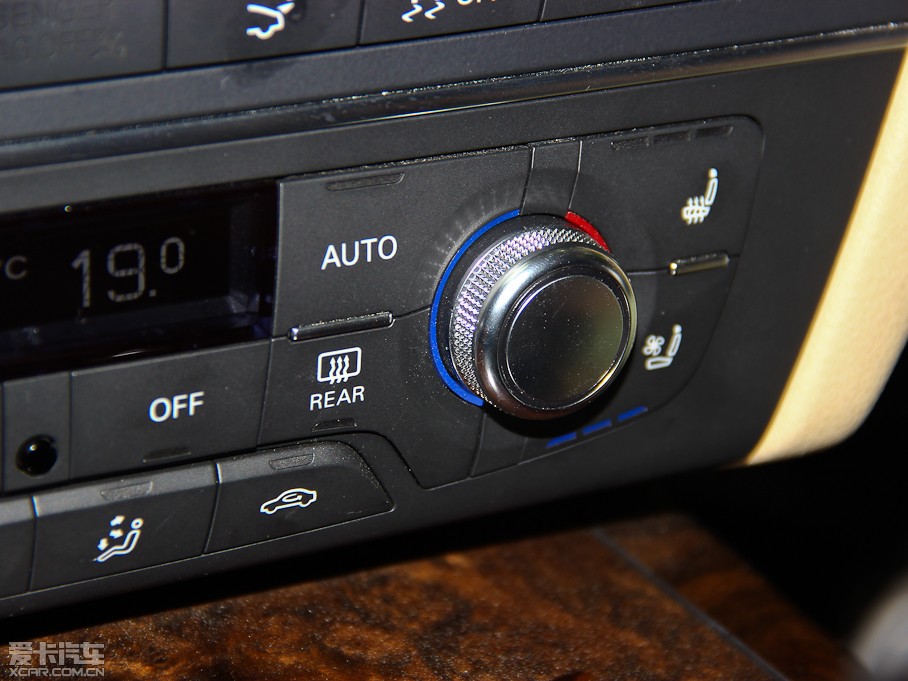 2013��W��A7 50TFSI quattro���A��