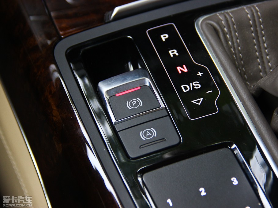 2013��W��A7 50TFSI quattro���A��