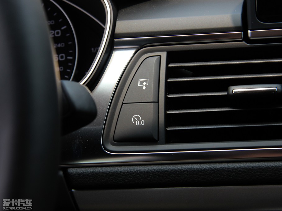 2013��?yu��n)W��A7 30FSI ��(bi��o)��(zh��n)��