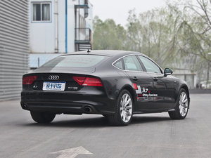 2013款50TFSI quattro豪华版 整体外观
