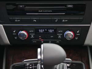 2013款50TFSI quattro豪华版 中控区